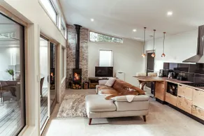 Bruny Island Oceanfront | Spa & Fireplace - Image 3