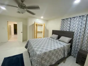 Gentlemen's Suite - 3 Bedroom - Image 3