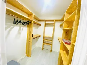 Gentlemen's Suite - 3 Bedroom - Image 4