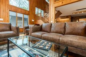 Cozy 5-bedroom home for large gatherings. - Image 5