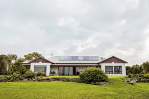 Sea Breeze - Spacious home with lovely ocean views - Image 2