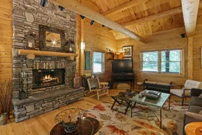 Beautiful Luxury Lake House Log Cabin 4 bed 3 bath - Image 3