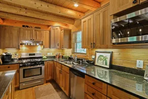 Beautiful Luxury Lake House Log Cabin 4 bed 3 bath - Image 5