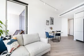 Prestigious 1B apt w stunning harbour view - Image 4
