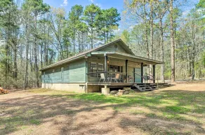 Modern Greers Ferry Escape with deck & fire pit - Image 3