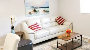 PRIVATE GUEST HOUSE - Image 4