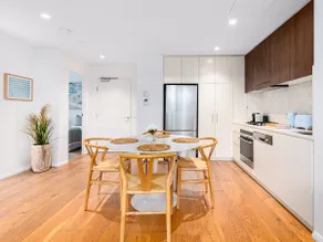 Modern Living Closer to Centennial Park - Image 5