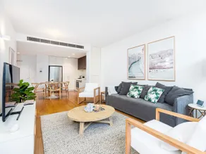Modern Living Closer to Centennial Park - Image 2