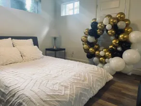 The Terrebonne Studio! 1 Bed 1 Bath & kitchenette! - Image 2