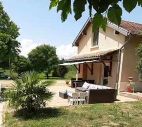 Country cottage with pool - Image 3