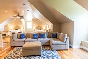 Live the Lakeside life in a 3 bed getaway +dock - Image 2