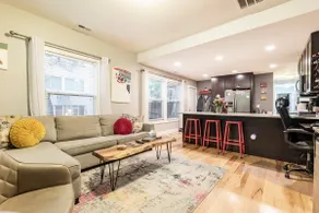 Duplex in Cap Hill! Walk to Convention Center! - Image 2