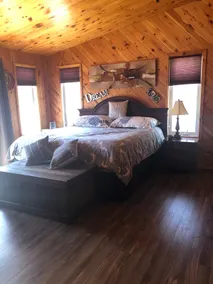 3 Bedroom Lake House with Wood Fireplace - Image 4