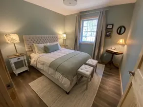 Lakeside 3 bedroom cottage with fireplace - Image 3