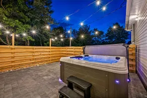 Mountain Oasis w/Games, Hot Tub, Fully Fenced in - Image 2