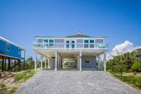 4 Bed/Bath. 4 min walk to beach w/ beach supplies - Image 2