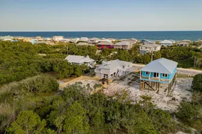 4 Bed/Bath. 4 min walk to beach w/ beach supplies - Image 4