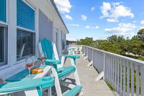 4 Bed/Bath. 4 min walk to beach w/ beach supplies - Image 3