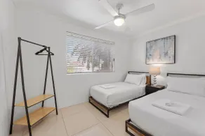 Spacious 3BRM Close to Gabba with Car Park & WiFi - Image 5