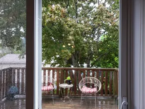 Cozy 2BR Home Near Downtown Halifax w Free Parking - Image 5