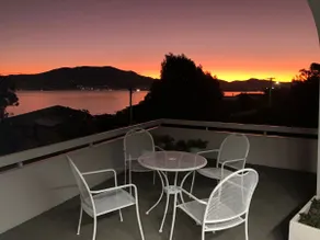 Huge luxurious home - Stunning Water Vista - Image 3