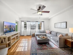 Modern Coastal Home With Separate Studio & Heated Pool near Beach, Golf & Dining - Image 3