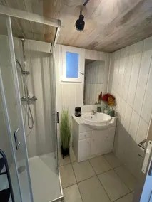 Adorable guest house in the heart of the Marais. - Image 5