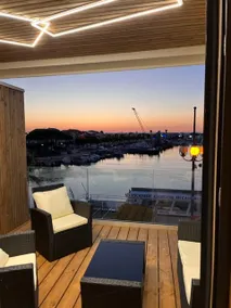 Beautiful duplex with terrace overlooking the harbor/sea - Image 2