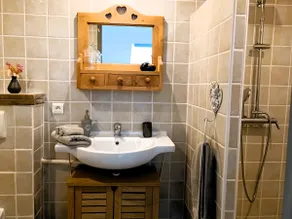 Charming 3* cottage in the countryside. Isatis Cottage - Image 3