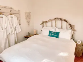 Beautiful Triplex on the Shore - Image 3