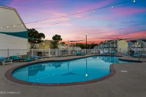 Beach Vacay! Walk to beach! 3Bed/3Bath*Pool*Gated - Image 2