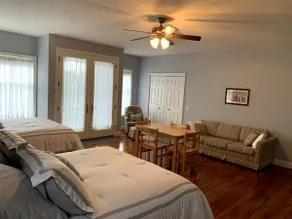 Luxurious guest suite on 50+ acres of tranquility - Image 3