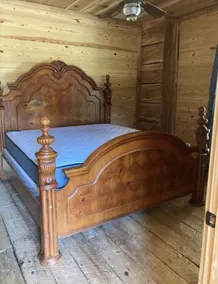Cozy 3 Bedroom Cabin with Fireplace - Image 3