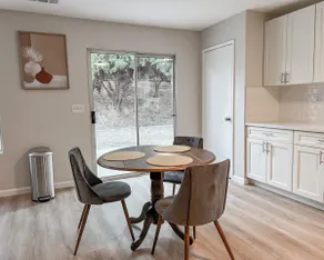 Spacious 3bd/2bath home in quite neighbourhood - Image 5