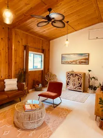 Amongst the Stars: Cosy 2-Bedroom Cottage - Image 4