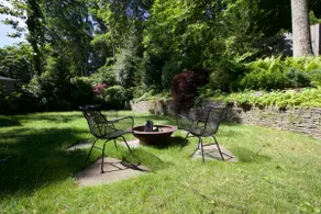 Sag Harbor Chic Mid-Century Retreat - Image 3