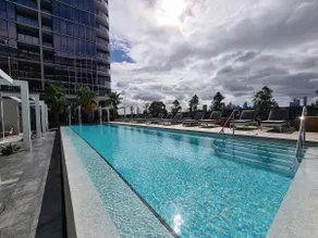 Deluxe Sanctuary with Amazing Views and 2 Parking Spaces - Image 2