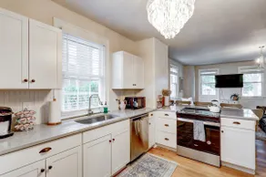 Victorian Manor on Main w 6 beds-10 mins to Lanc - Image 3