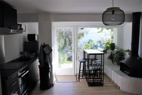 Independent apartment with terrace and garden - Image 3