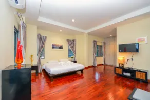 Phuket 3 bed villa Cozy Conv in core location - Image 2