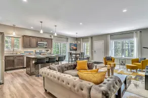 Shipbuilder’s Retreat sleeps 6, 5 minutes to Harbor - Image 2