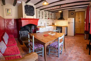 Wine tourism and nature in a cozy cottage - Image 4