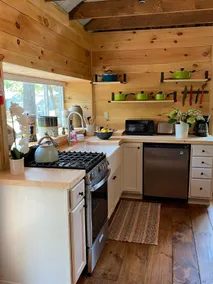 Hudson Berkshire Lake Log Cabin - Image 5