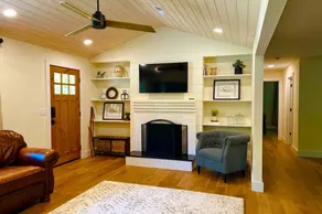Newly remodeled cabin in DuPont/Cedar Mnt/Brevard. - Image 3