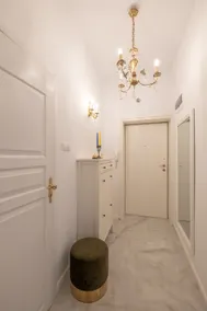 White house, a brand new apartment in the center - Image 4