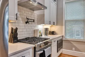 Huge 5 Bed Beautiful Historic Renovated Home Shaw - Image 4
