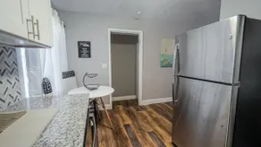 Elegant Cozy Oasis - Image 5