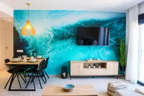 Iconic Sea Views Luxury Apartment - Image 3