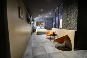 Romantic suite with cocooning atmosphere - Image 2
