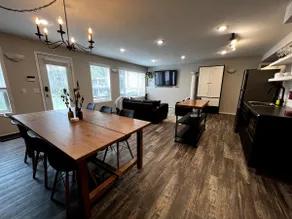 Spacious 2-bedroom suite in great location - Image 4